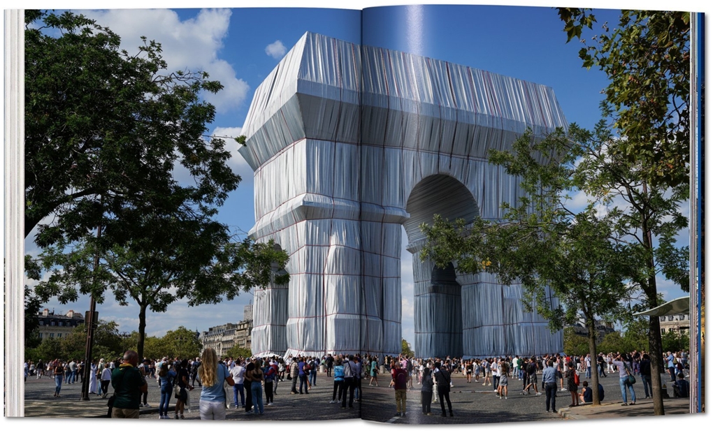 Arc De Triomphe Christo Et Jeanne Claude Christo and Jeanne-Claude. L’Arc de Triomphe, Wrapped | Thames & Hudson